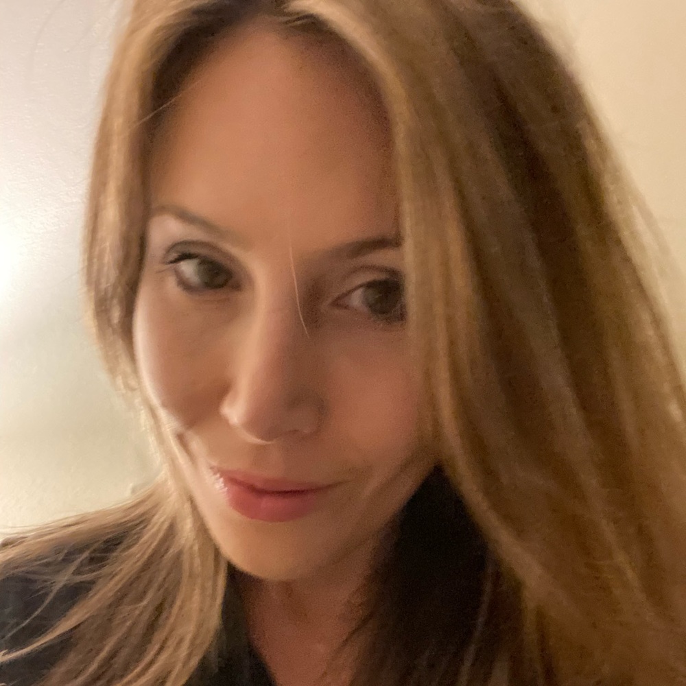 Meet your Posher, Parisa